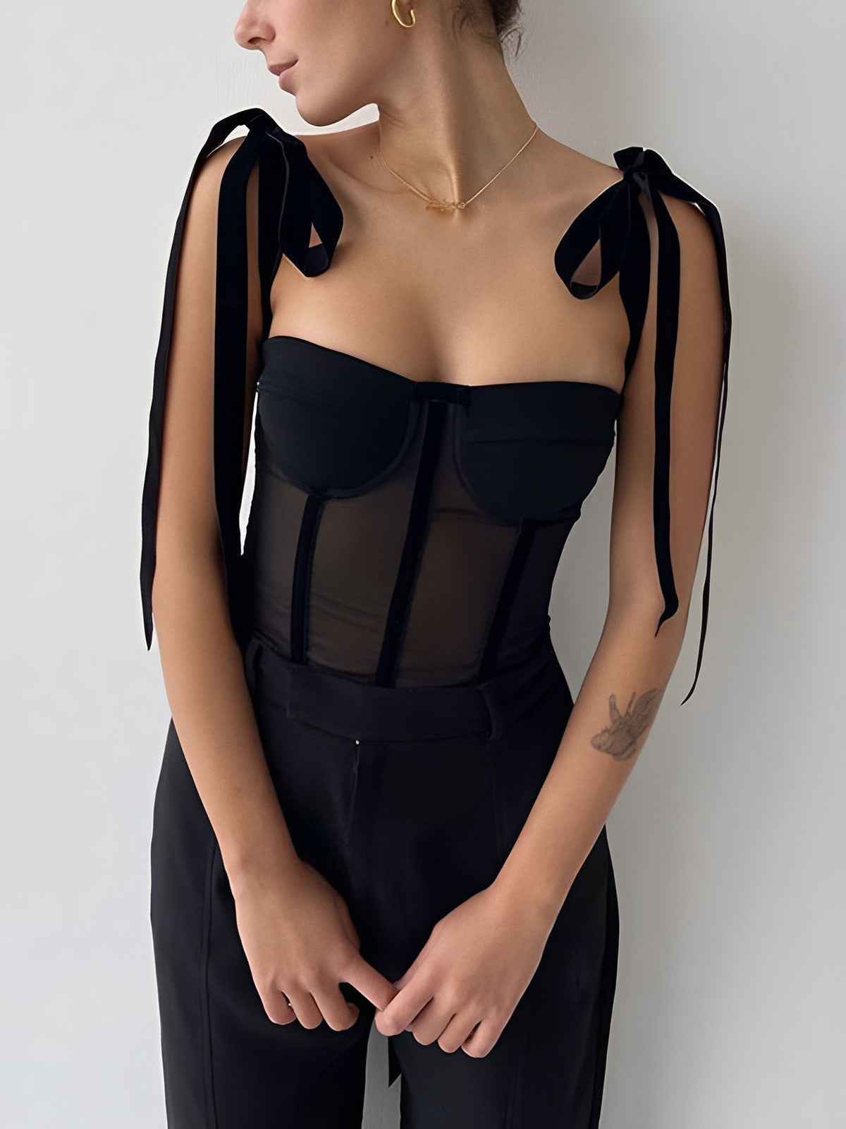 Haut court corset en maille nouée 