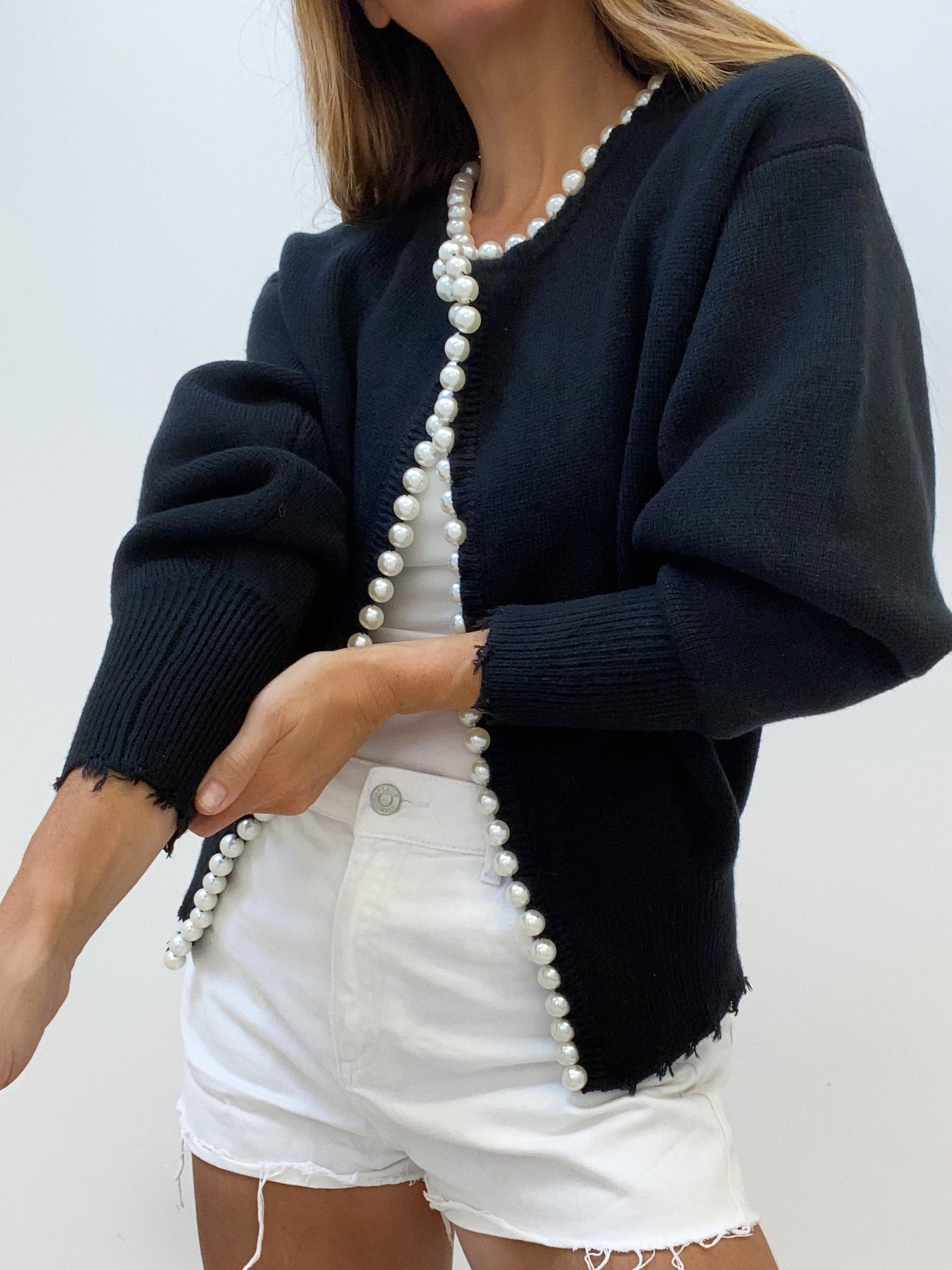 Cardigan à ourlet déchiré avec bordure en perles 