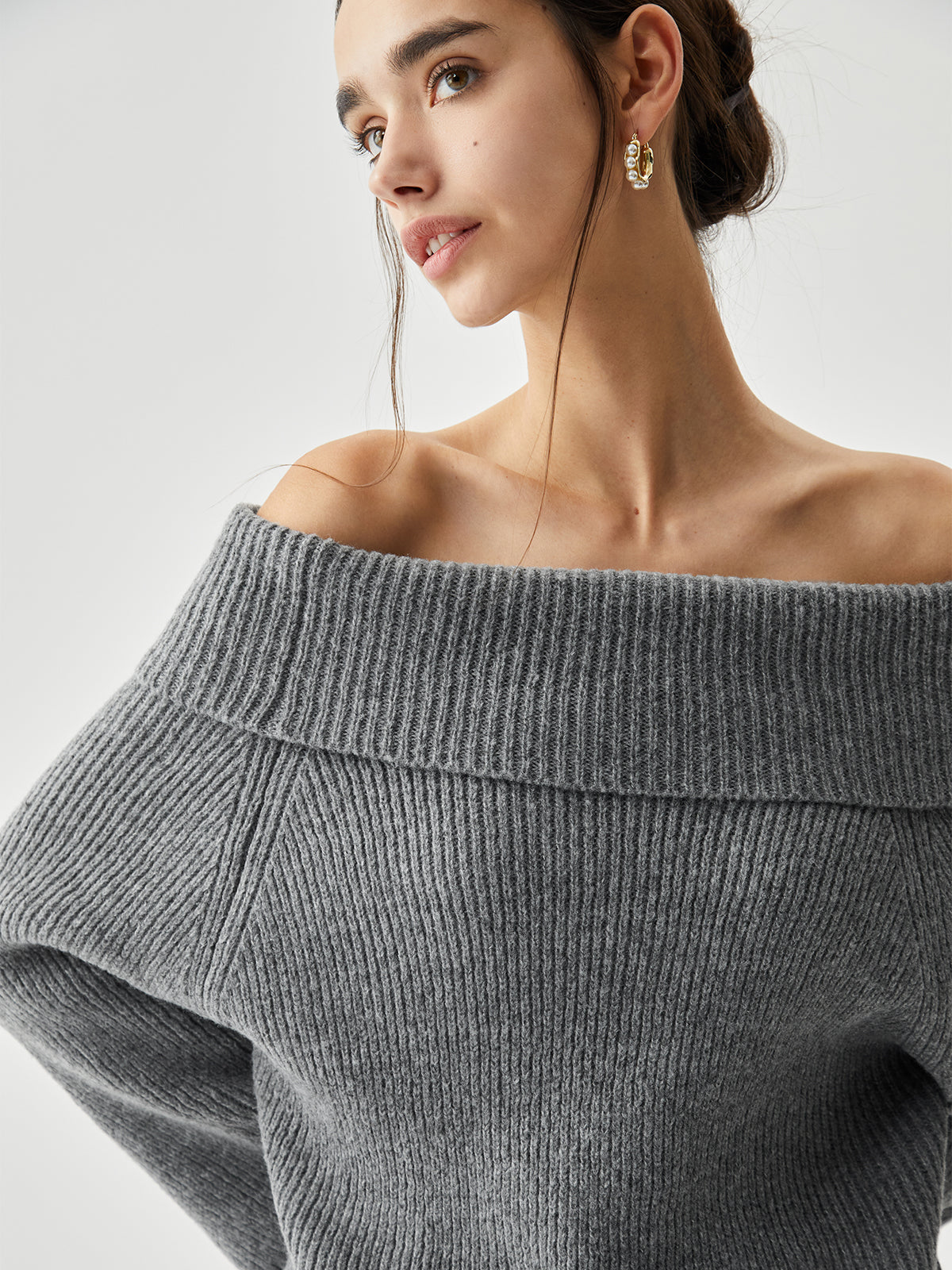 Pull oversize en tricot à épaules dénudées et à revers 