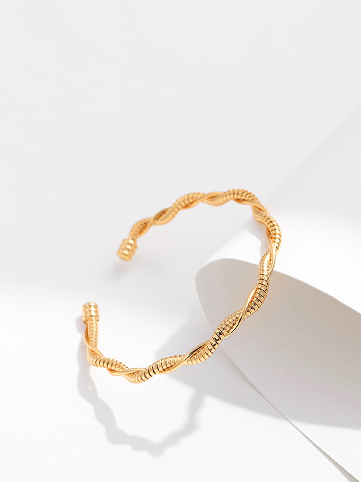 AMARE Bracelet Ouvert Minimaliste Twist Plaqué Or 18K