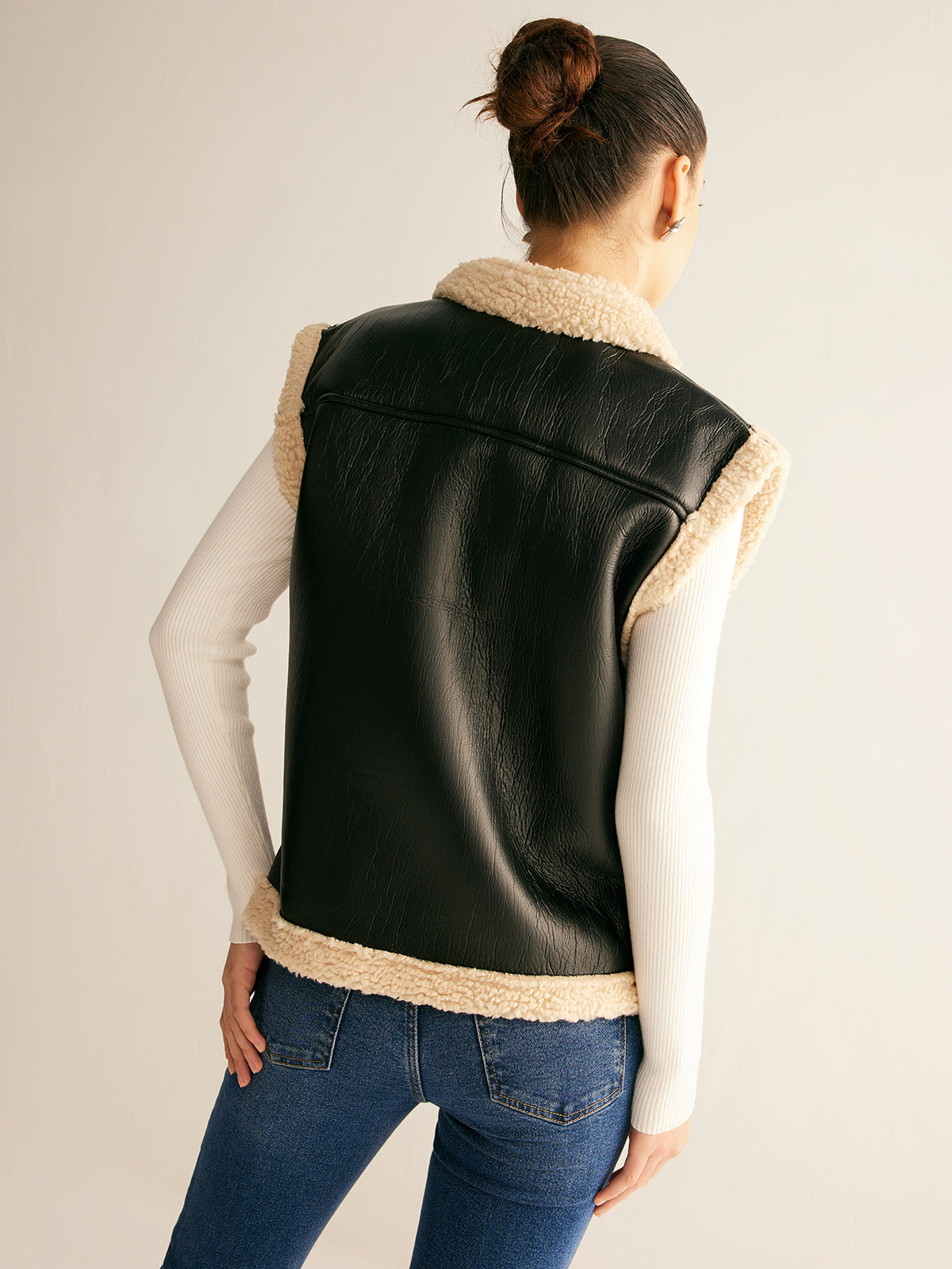 Gilet en cuir PU doublé Teddy 