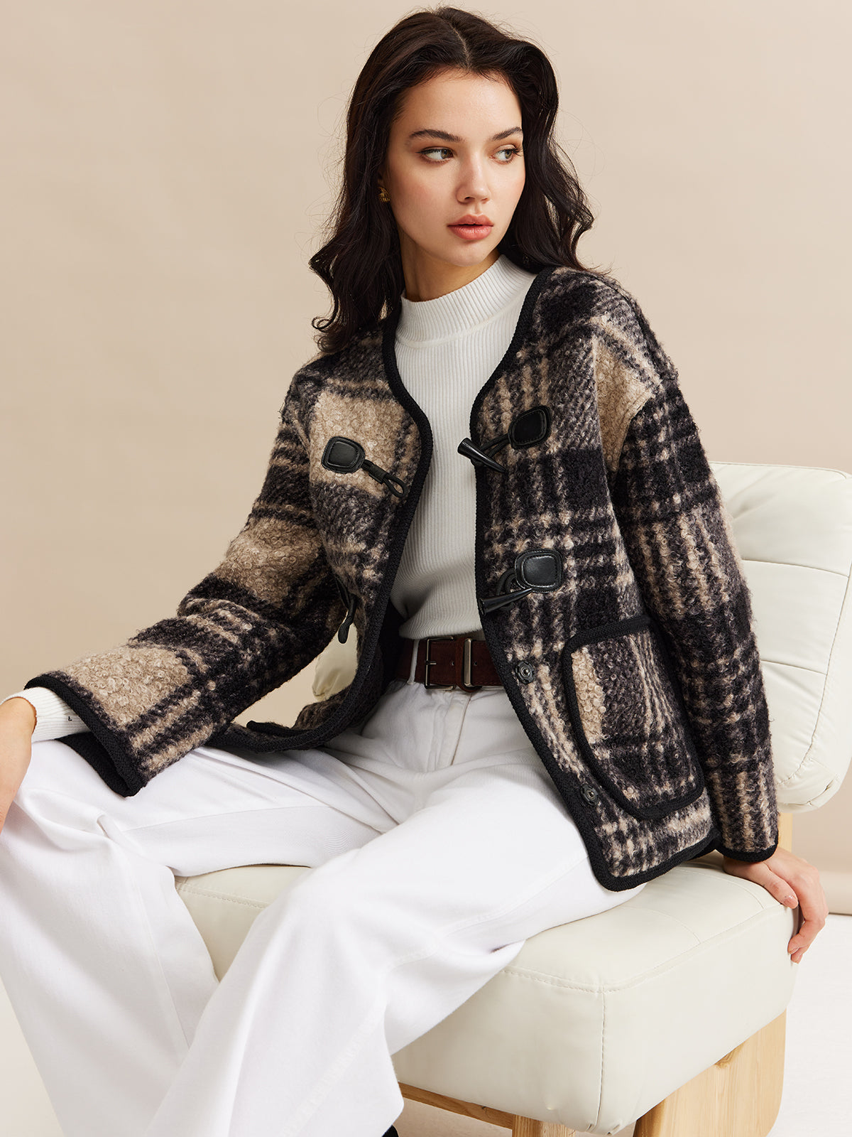 Manteau en tweed à carreaux avec bordure contrastante 