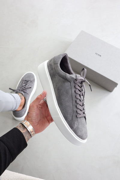 THE CLASSIC SUEDE TRAINER