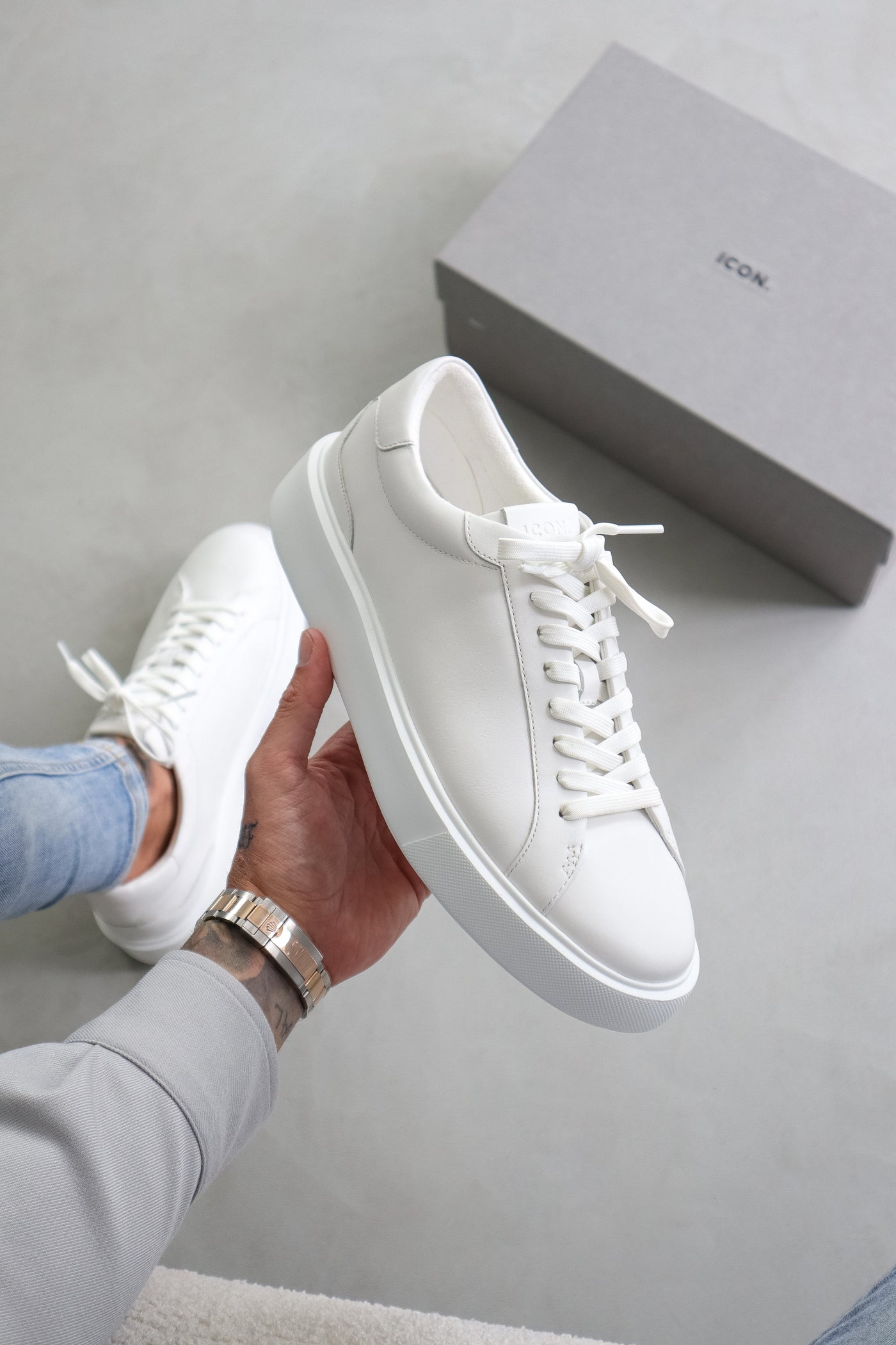 THE CLASSIC LEATHER TRAINER