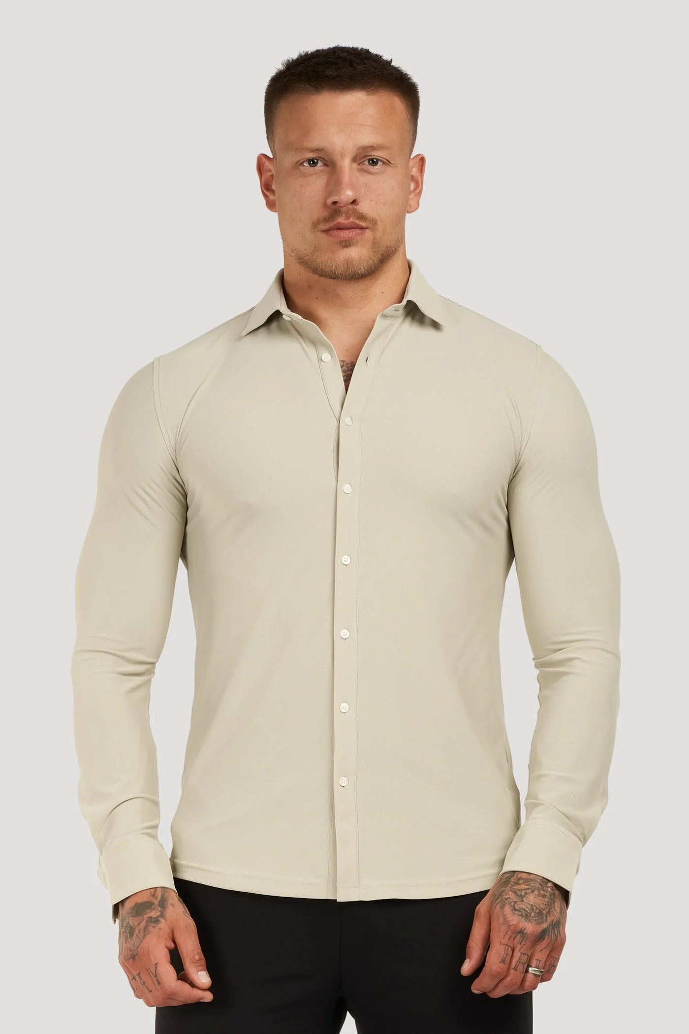 LA CHEMISE ATHLÉTIQUE STRETCH